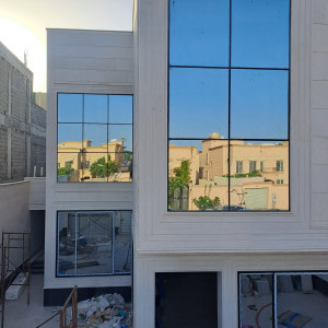 تركيب زجاج استراكشر